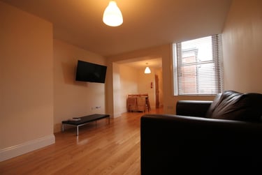 6 bed house, Doncaster Road, Sandyford, Newcastle, NE21RA - Image 2